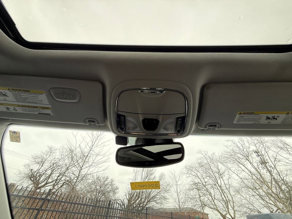 Used 2022 Jeep Cherokee Latitude Lux w/ Sun & Sound Group image 22