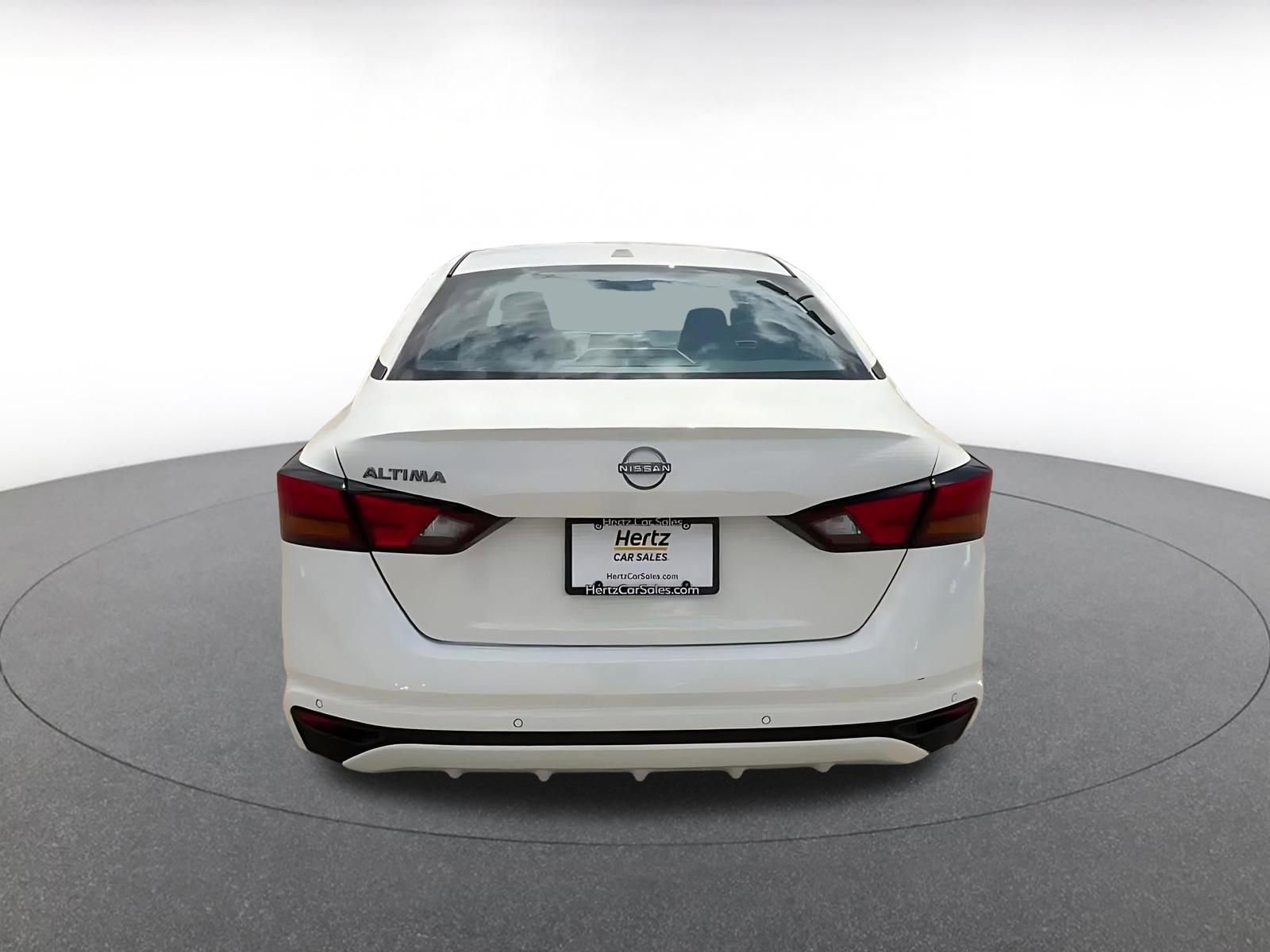 Used 2025 Nissan Altima 2.5 SV FWD image 12