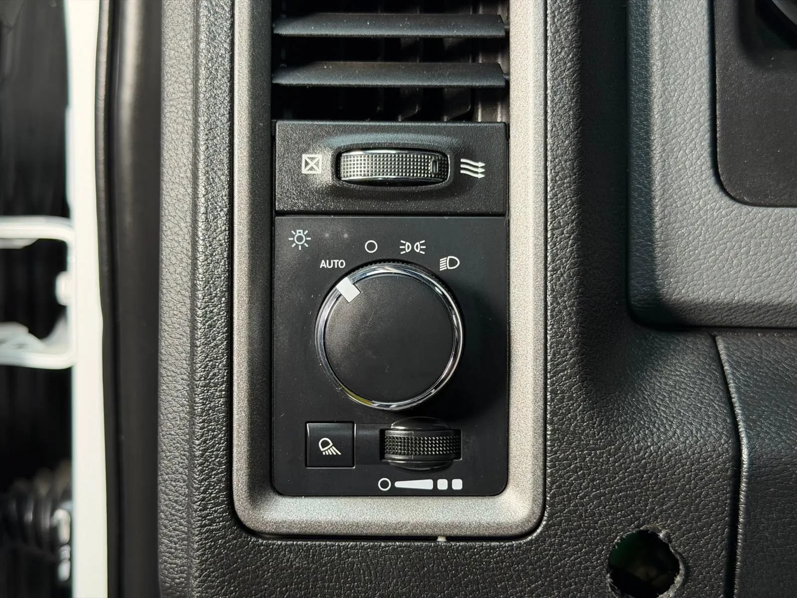 Used 2018 RAM 1500 Tradesman w/ Popular Equipment Group AWD/4WD image 24