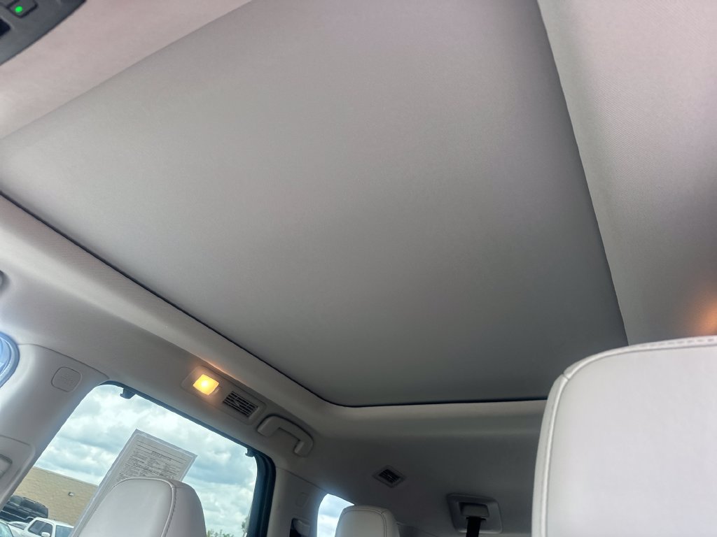 Certified 2022 Nissan Pathfinder Platinum w/ Lighting Package (N93) AWD/4WD image 22