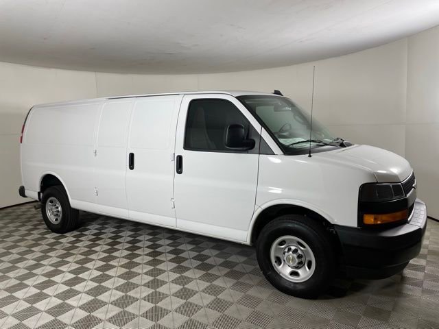 New 2025 Chevrolet Express 3500 w/ Driver Convenience Package image 6