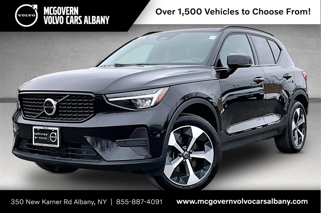 Certified 2026 Volvo XC40 B5 Core w/ Climate Package image 1