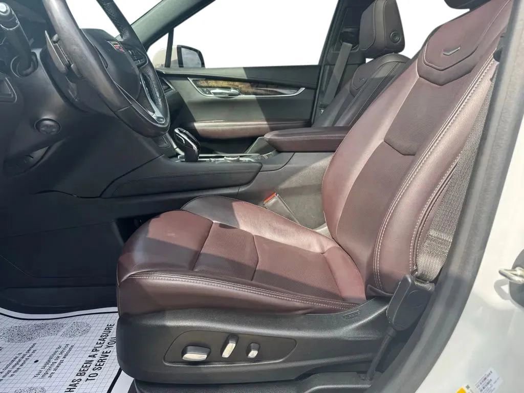 Used 2021 Cadillac XT6 Premium Luxury w/ LPO, Floor Liner Package image 9