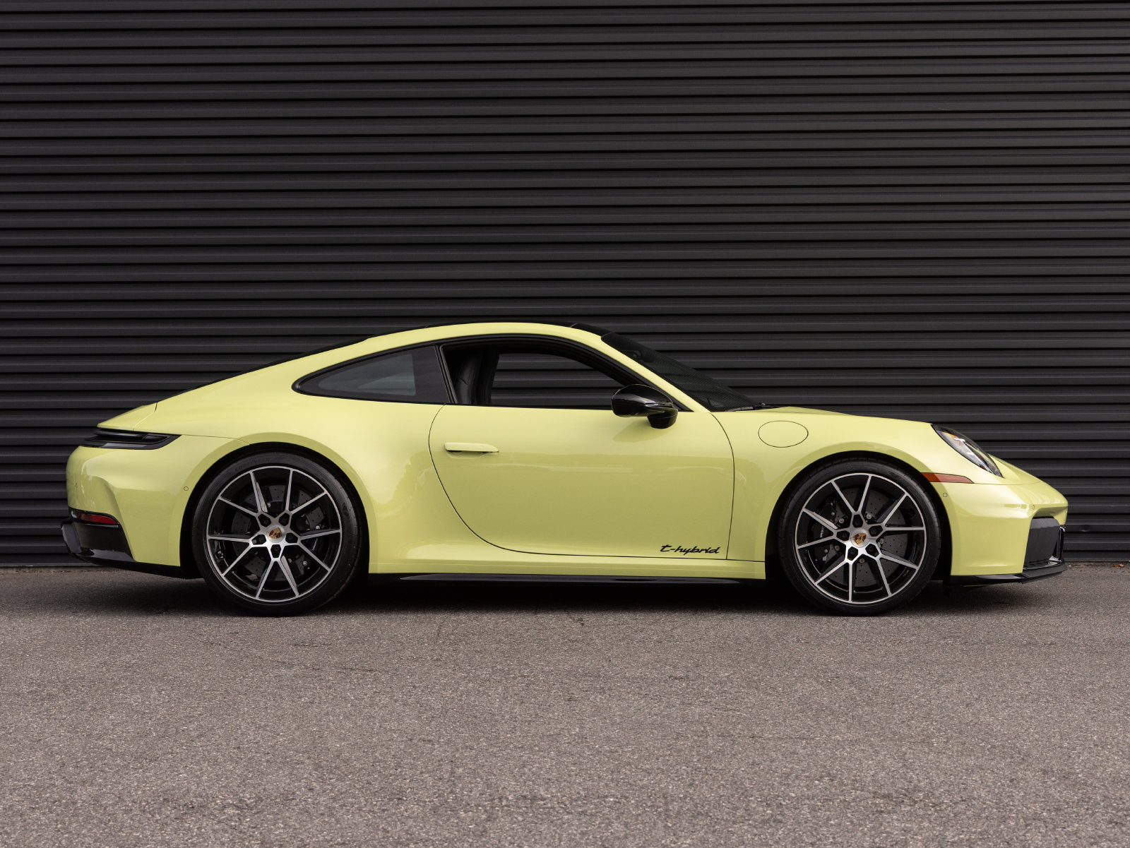 Used 2025 Porsche 911 Carrera 4 GTS AWD/4WD image 8