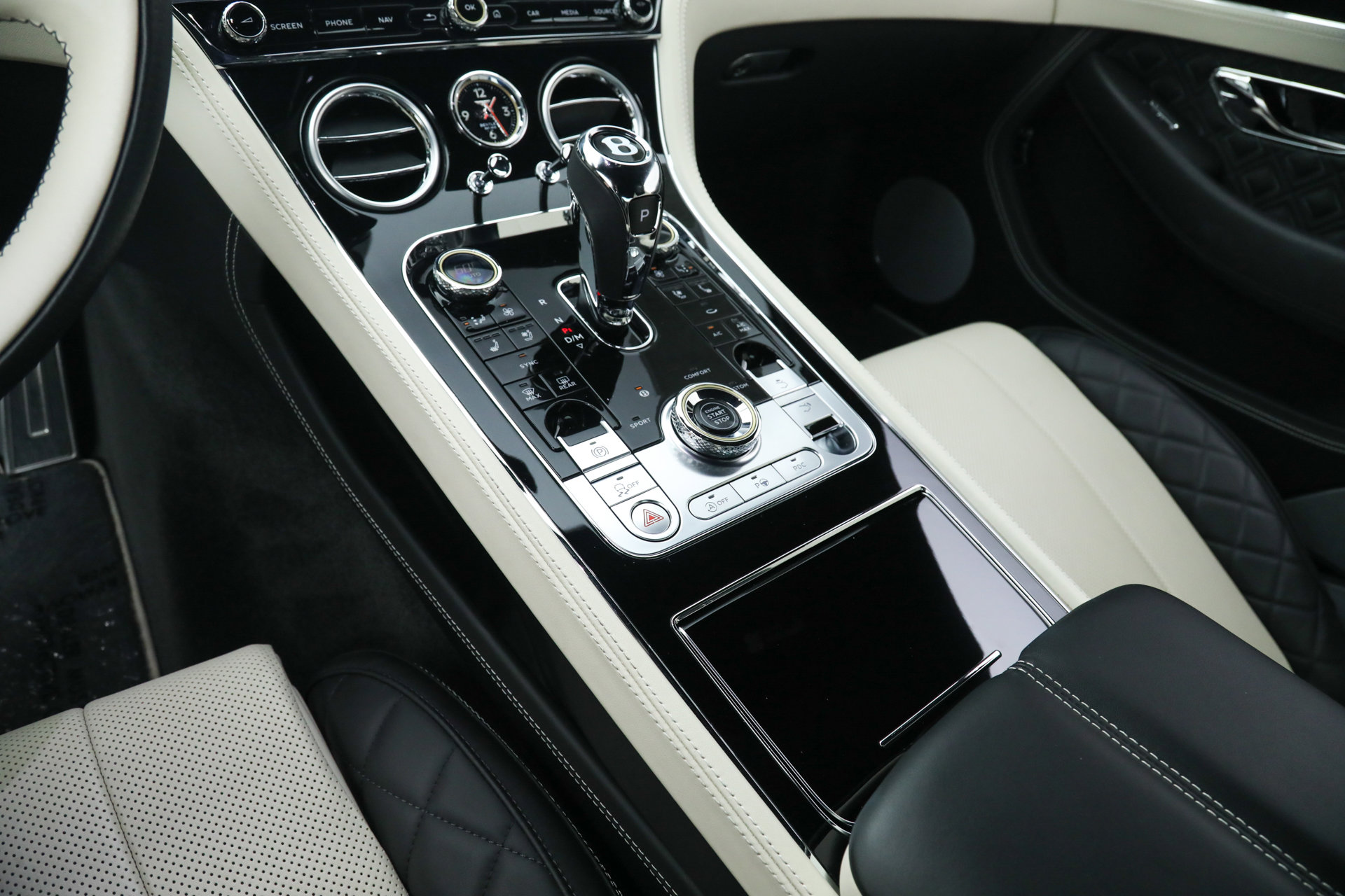 Used 2021 Bentley Continental GT V8 image 27