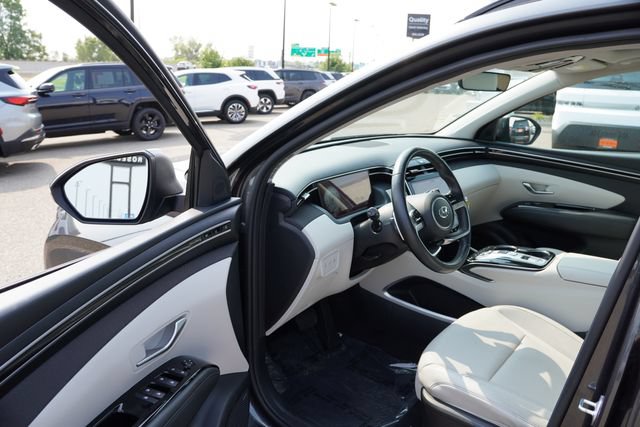 Used 2023 Hyundai Tucson Limited AWD/4WD image 14
