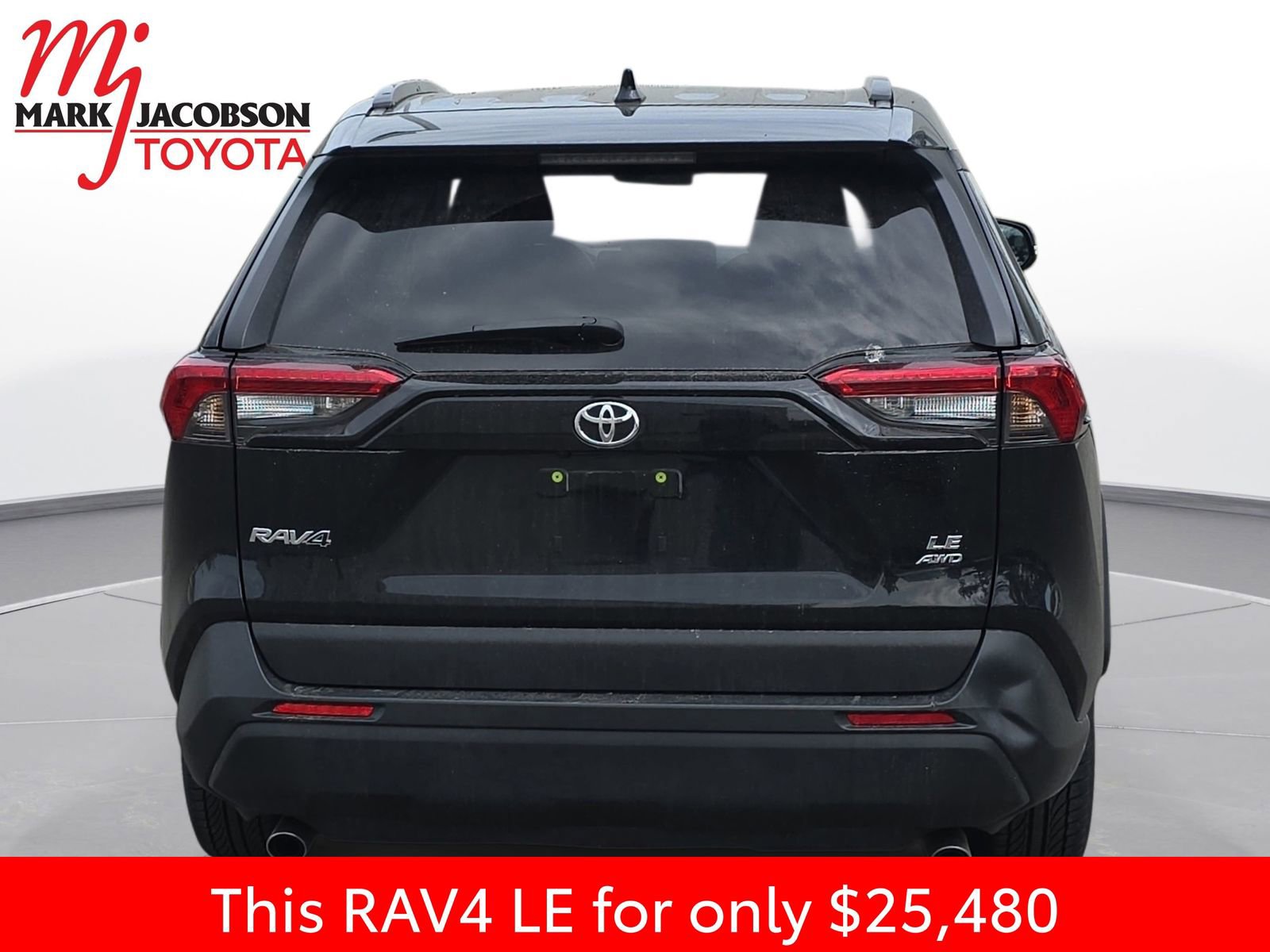 Used 2021 Toyota RAV4 LE image 11