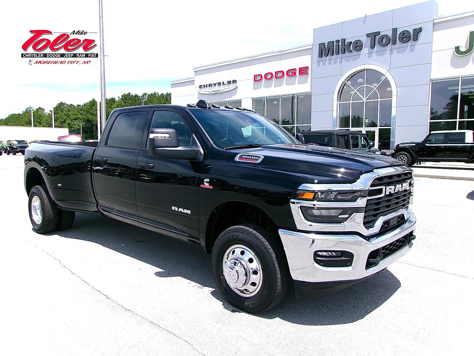 New 2026 RAM 3500 Big Horn AWD/4WD image 1