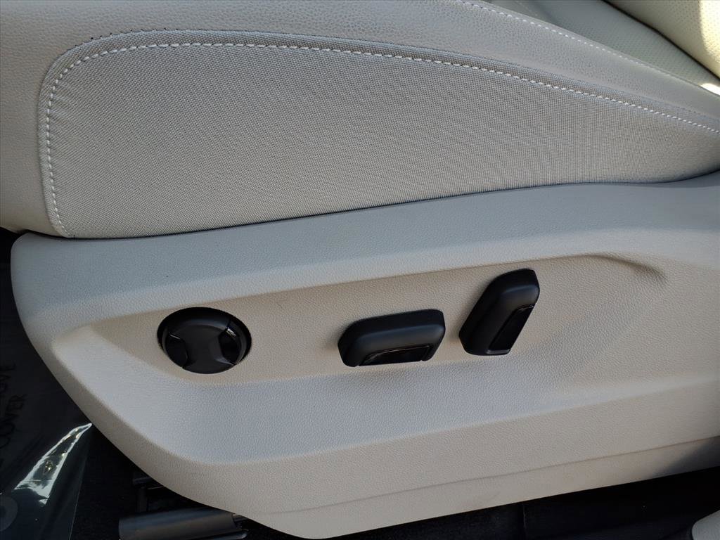 New 2026 Volkswagen Atlas SE image 13