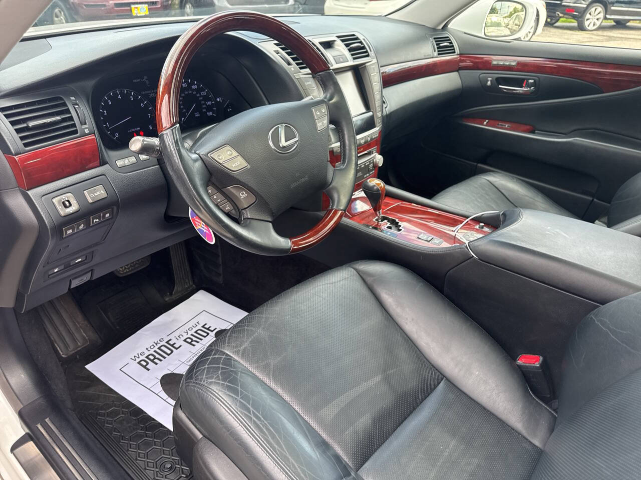 Used 2011 Lexus LS 460 w/ Luxury Value Edition RWD image 16