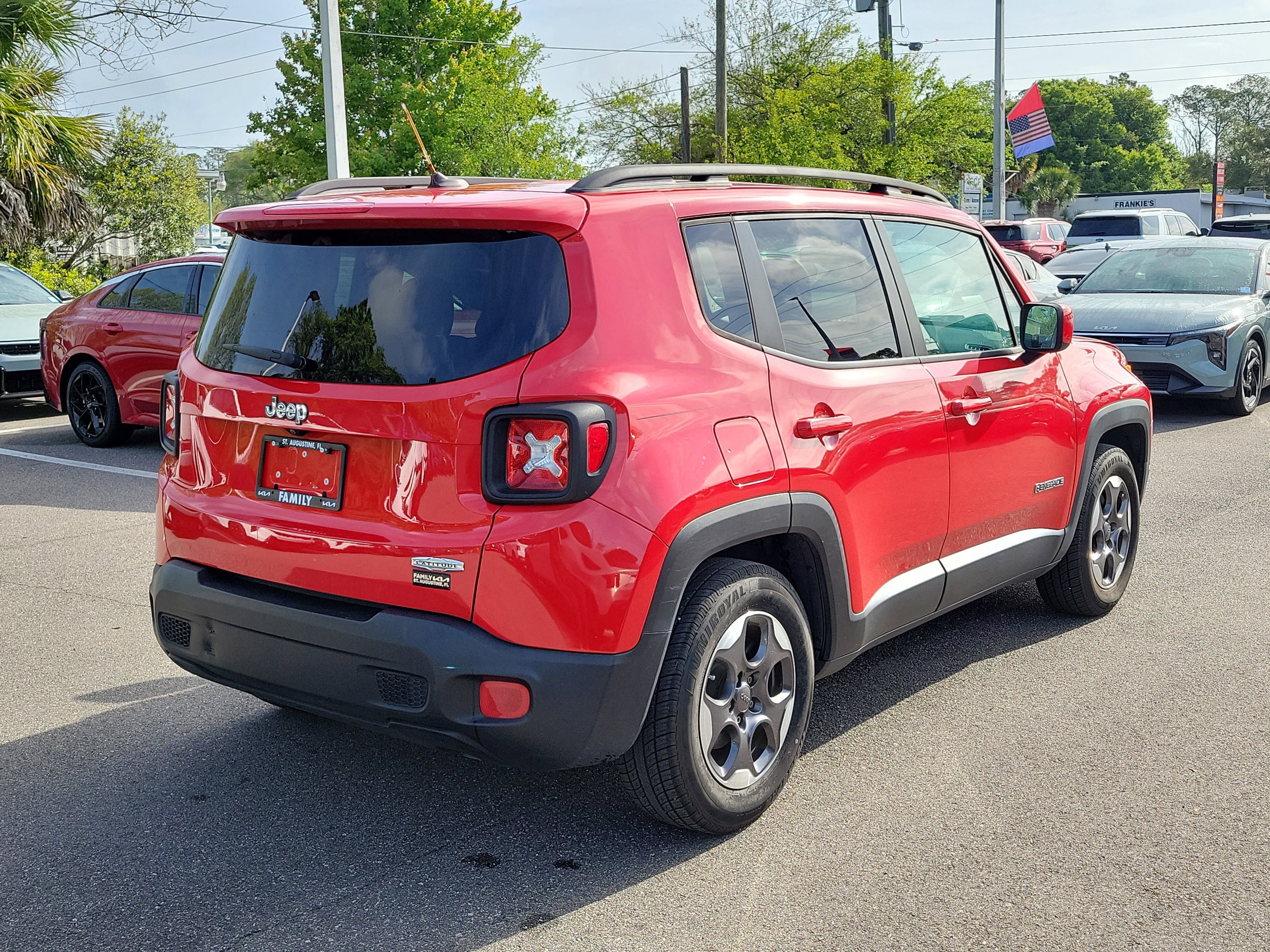Used 2015 Jeep Renegade Latitude w/ Cold Weather Group II image 6
