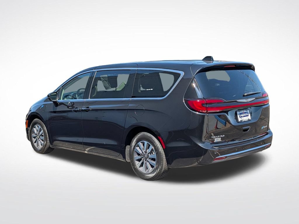 Used 2023 Chrysler Pacifica Touring-L FWD image 9
