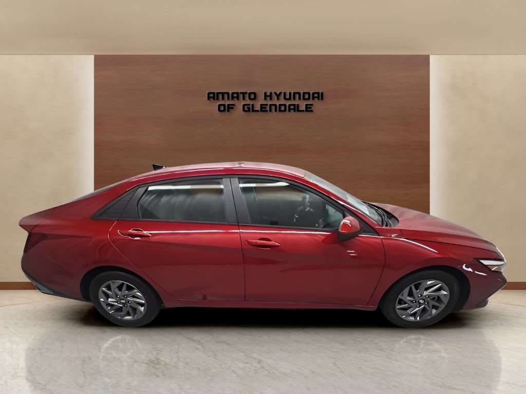 Used 2024 Hyundai Elantra SEL FWD image 7