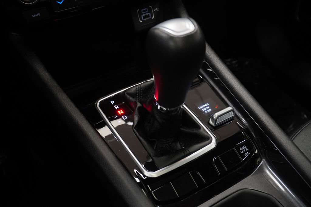 Used 2023 Jeep Compass Latitude w/ Sun and Sound Group AWD/4WD image 37