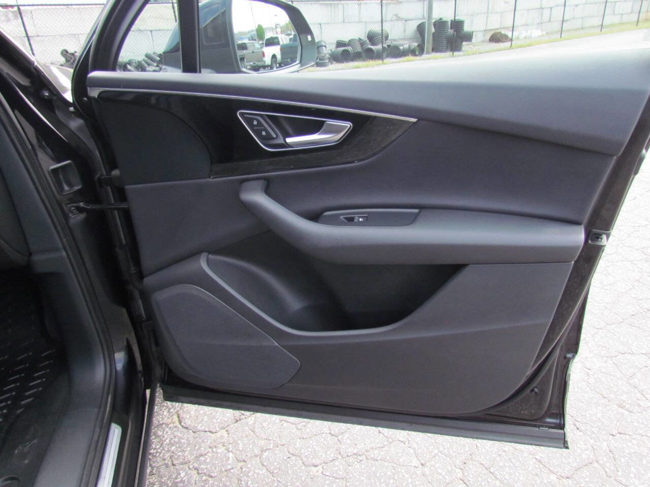 Used 2017 Audi Q7 3.0T Premium Plus image 21