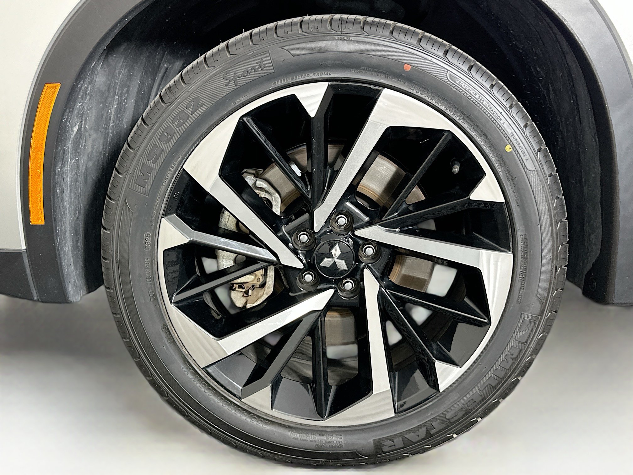 Used 2024 Mitsubishi Outlander SE AWD/4WD image 11