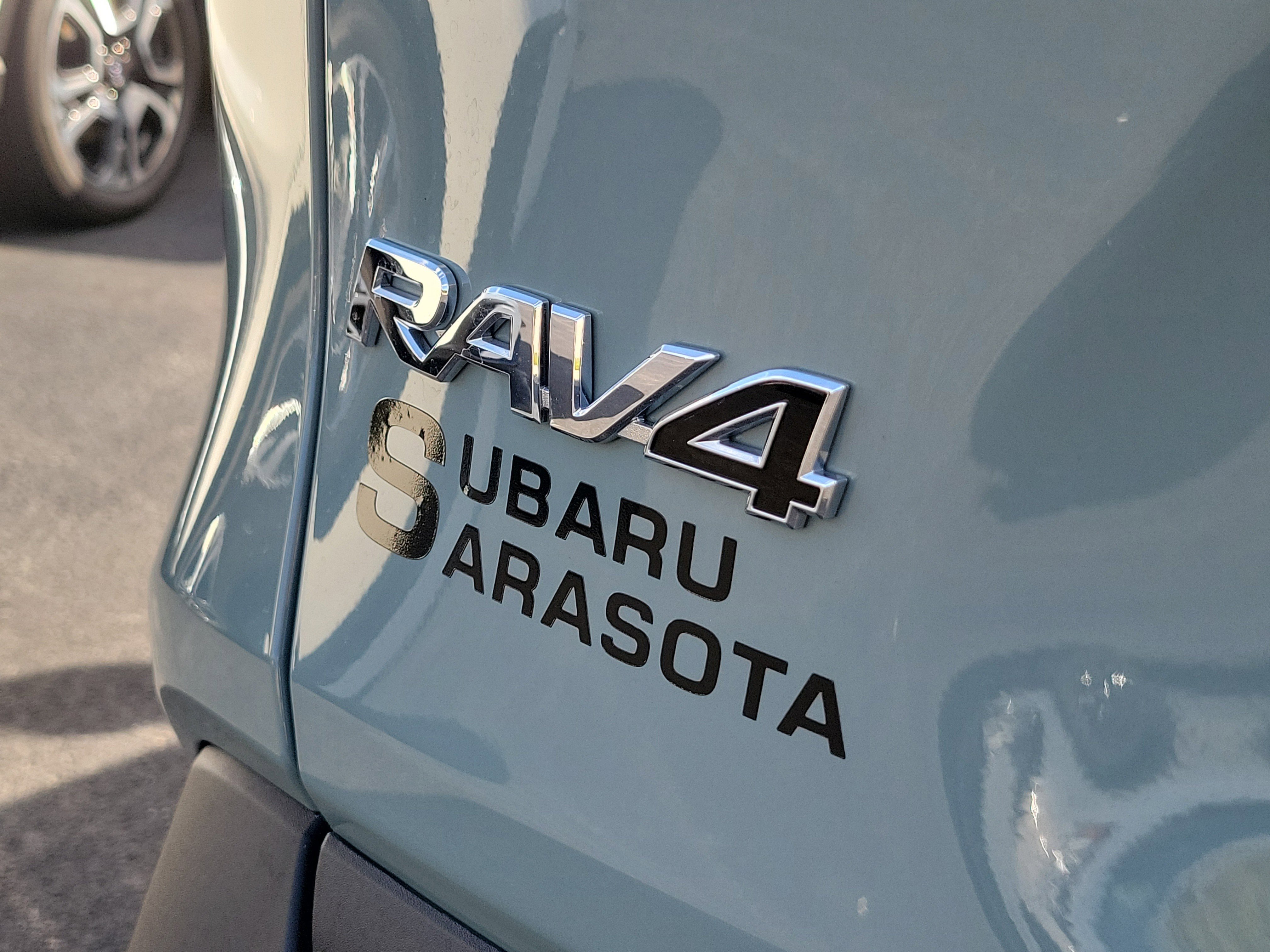 Used 2022 Toyota RAV4 XLE Premium image 11