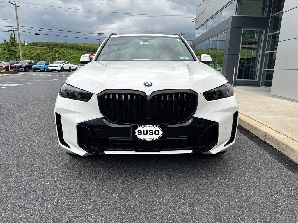 Used 2026 BMW X5 xDrive40i w/ M Sport Package AWD/4WD image 2