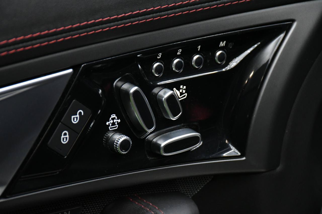 Used 2016 Jaguar F-TYPE R AWD/4WD image 17