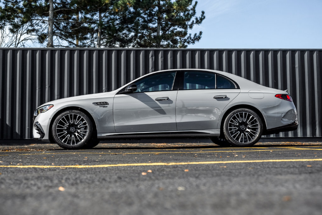 New 2027 Mercedes-Benz E 53 AMG e 4MATIC Sedan image 3