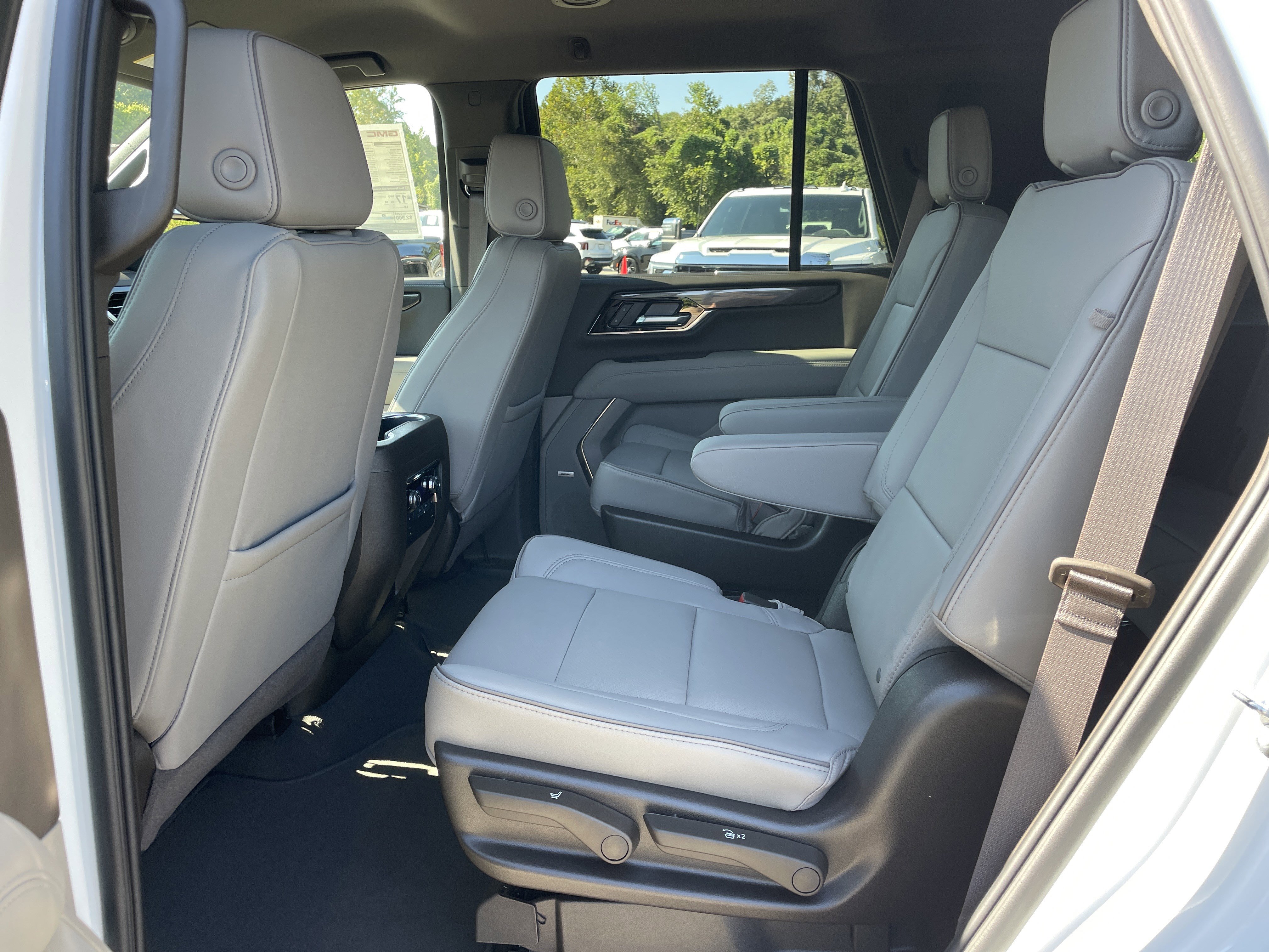 New 2026 GMC Yukon Elevation image 15