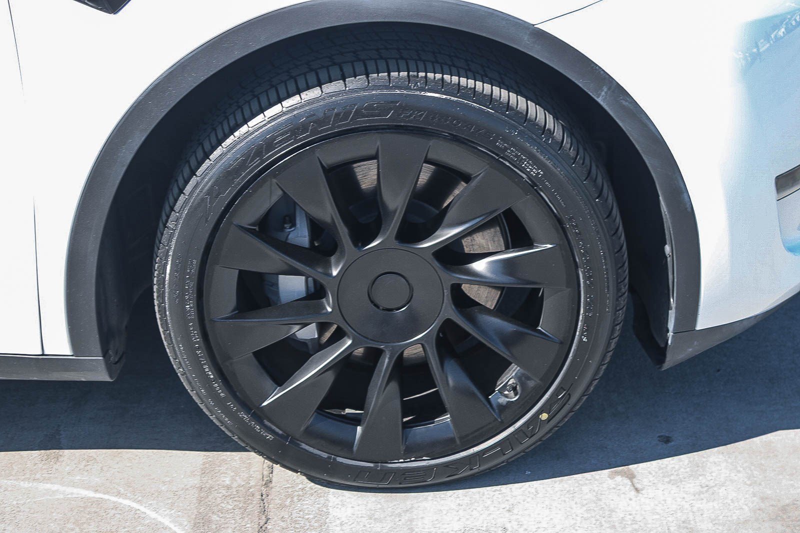 Used 2023 Tesla Model Y Long Range image 11