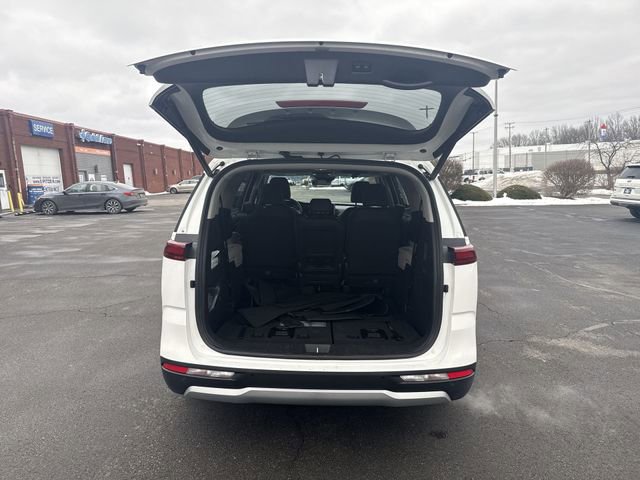 Used 2023 Kia Carnival EX image 22