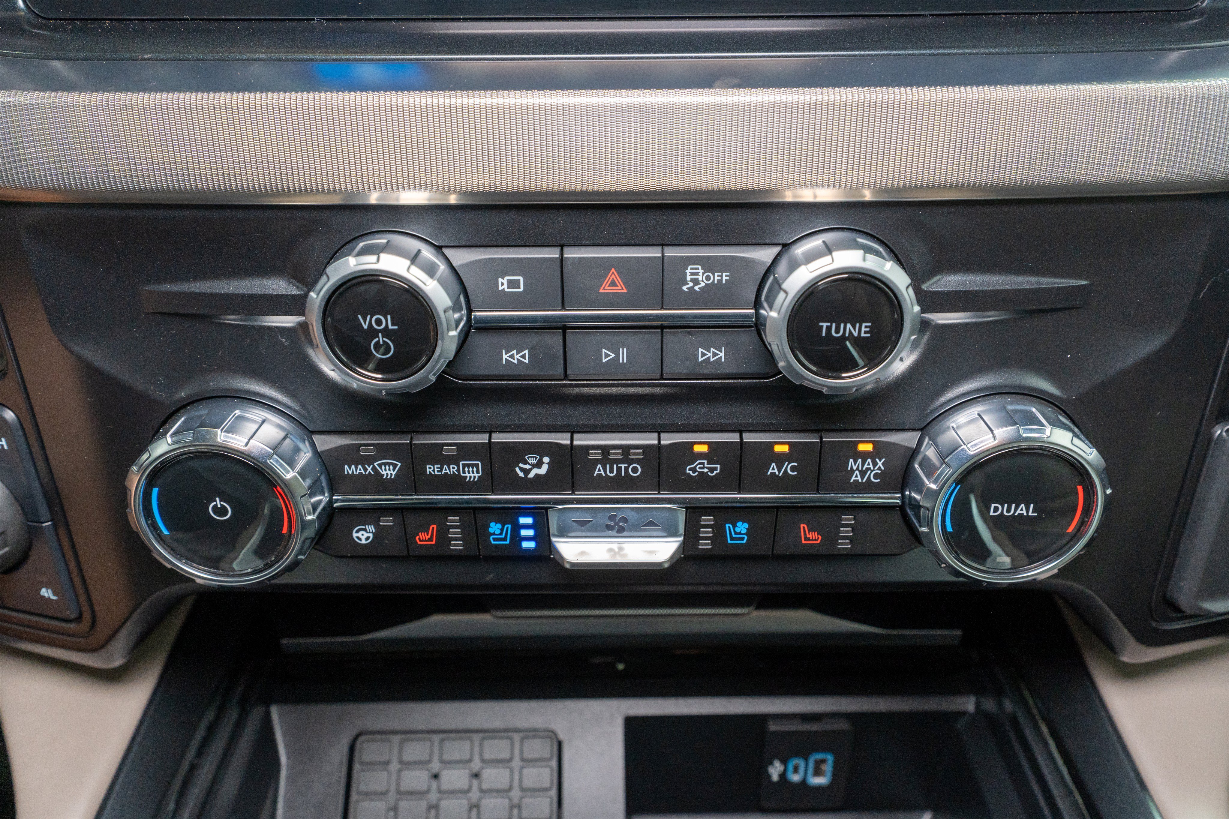 Used 2026 Ford F350 Platinum w/ Platinum Plus Package AWD/4WD image 28