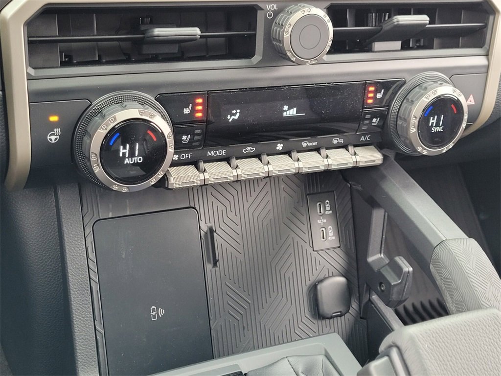 Used 2025 Toyota Tacoma TRD Off-Road image 18