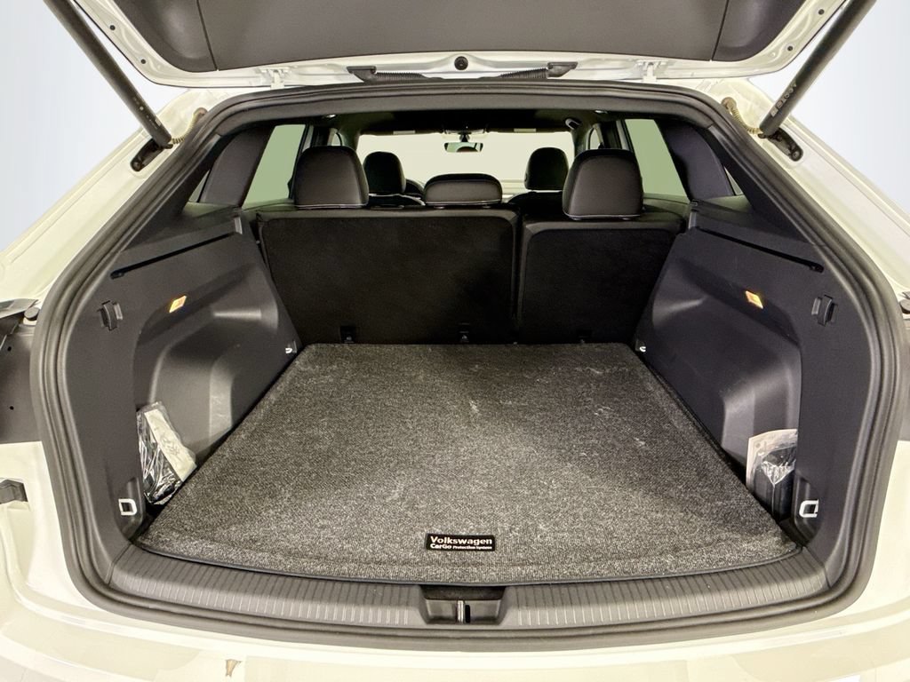 Certified 2023 Volkswagen Atlas Cross Sport SE w/ Panoramic Sunroof Package FWD image 26