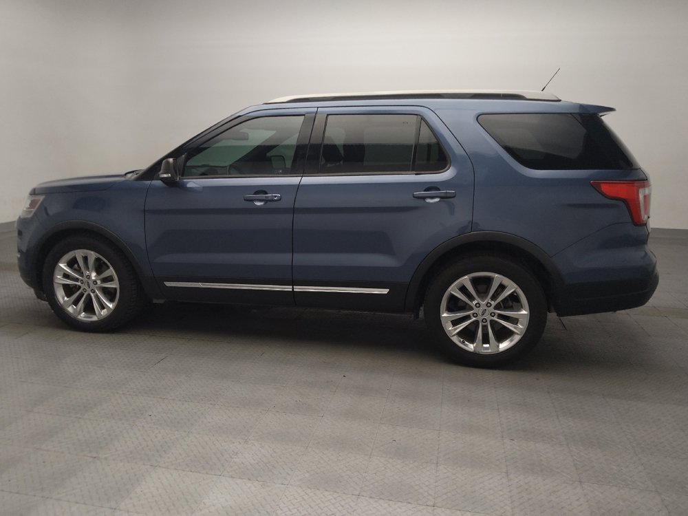 Used 2019 Ford Explorer XLT w/ Equipment Group 202A FWD image 3