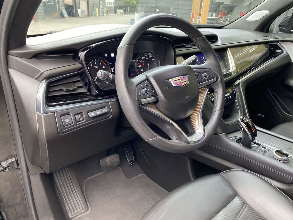 Used 2020 Cadillac XT6 Premium Luxury w/ Platinum Package AWD/4WD image 2