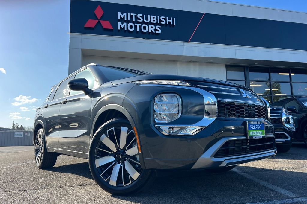 New 2026 Mitsubishi Outlander SEL FWD image 2
