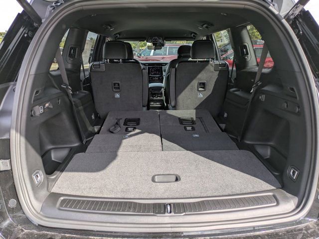 New 2025 Jeep Grand Cherokee L Laredo image 11