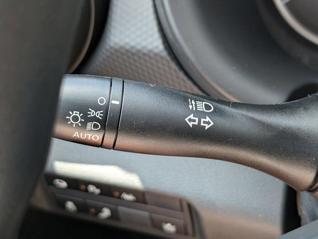 New 2025 Nissan Kicks Play S image 18