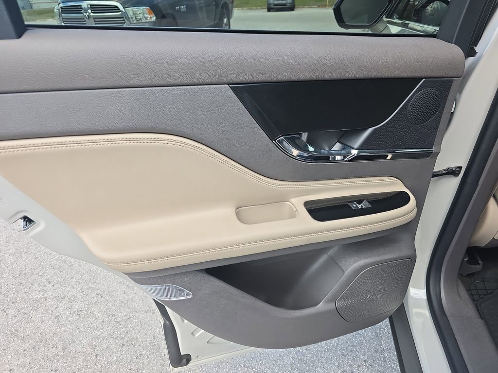 Used 2024 Lincoln Corsair FWD w/ Equipment Group 101A image 11