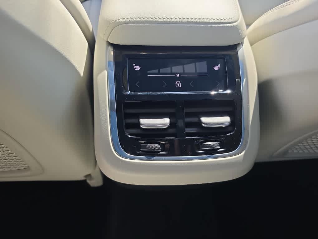 Used 2026 Volvo XC60 B5 Ultra w/ Protection Package Premier AWD/4WD image 26