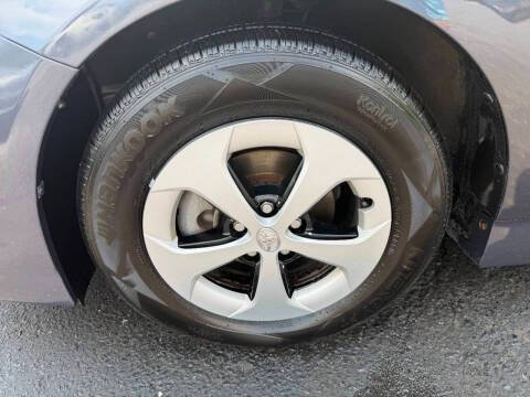 Used 2014 Toyota Prius Two FWD image 8
