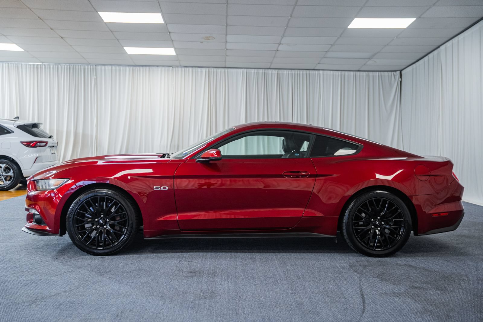 Used 2017 Ford Mustang GT Premium w/ GT Performance Package RWD image 5