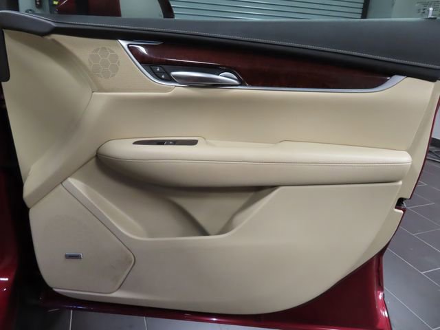 Used 2019 Cadillac XT5 Premium Luxury w/ Driver Assist Package FWD image 12