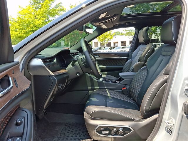 Used 2025 Jeep Grand Cherokee L Summit w/ Advanced Protech Group IV AWD/4WD image 13