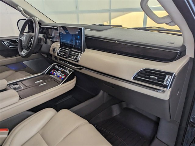Used 2024 Lincoln Navigator L Reserve image 16