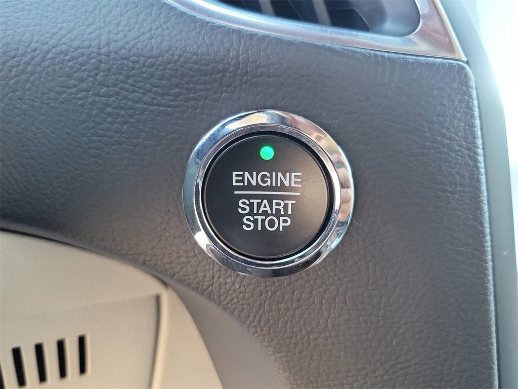 Used 2024 Ford Edge Titanium image 9