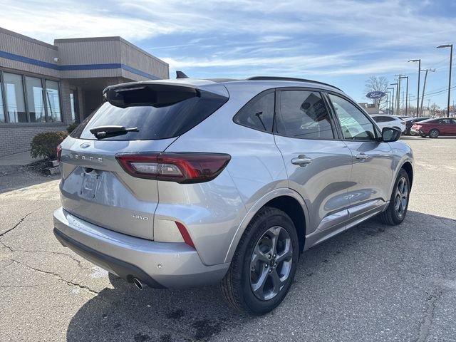 Used 2024 Ford Escape ST-Line w/ Tech Pack #1 AWD/4WD image 5