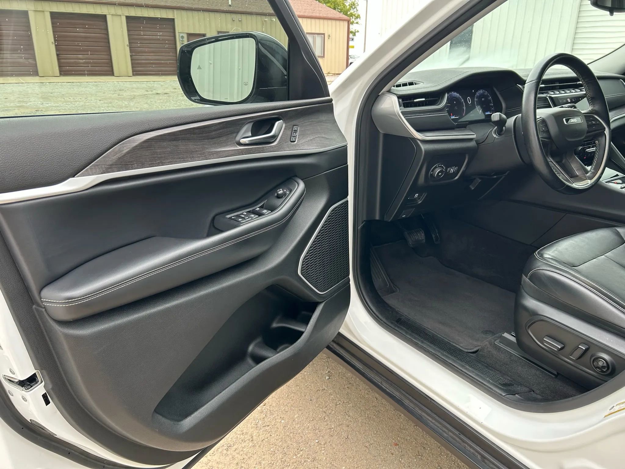 Used 2021 Jeep Grand Cherokee L Limited image 10