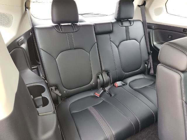 Used 2024 Honda Pilot Touring image 14