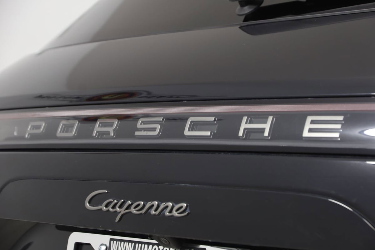 Used 2022 Porsche Cayenne AWD/4WD image 53