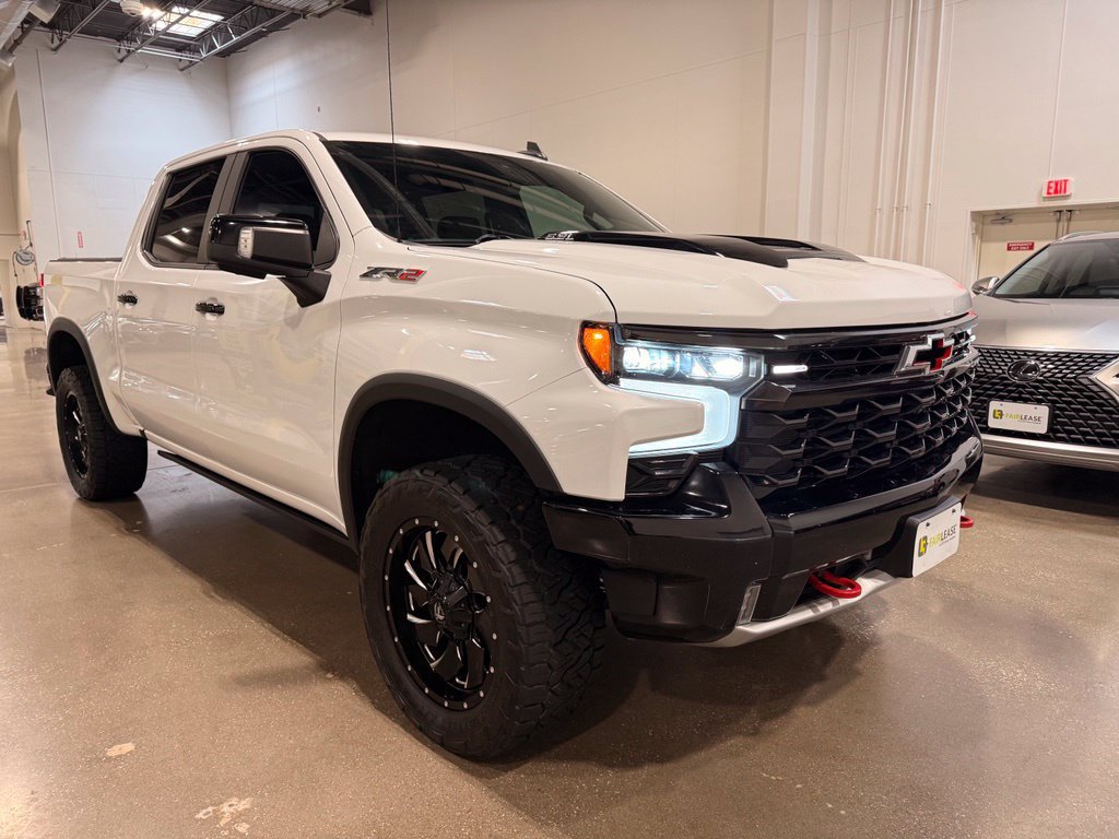 Used 2022 Chevrolet Silverado 1500 ZR2 w/ Technology Package AWD/4WD image 3