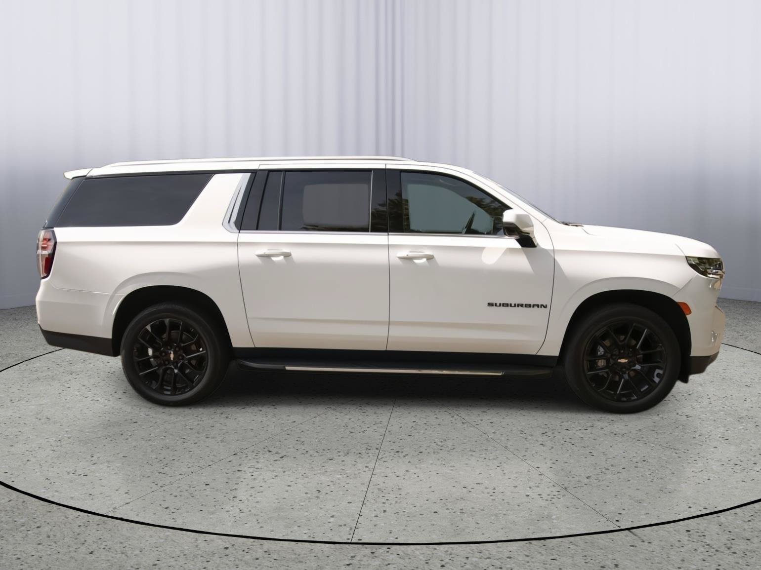 Used 2022 Chevrolet Suburban LT w/ LT Signature Plus Package AWD/4WD image 27
