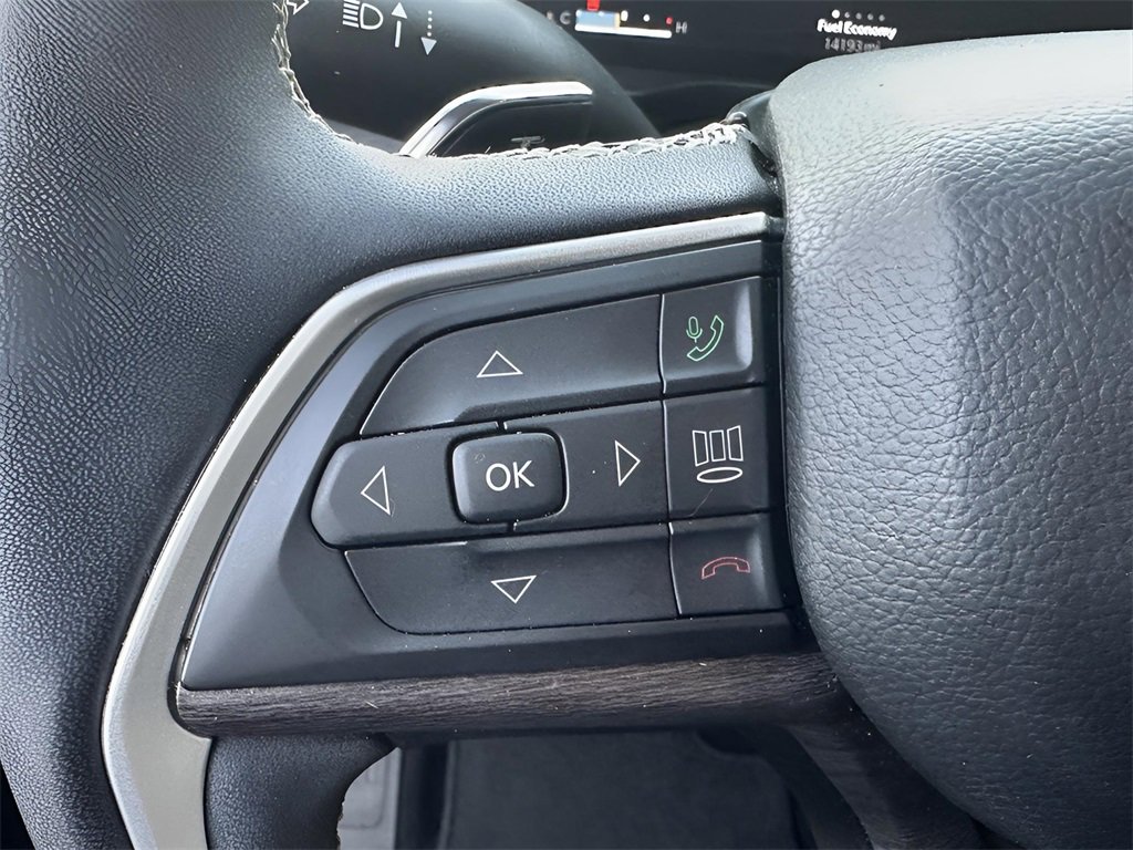 Used 2023 Jeep Grand Cherokee Limited image 11